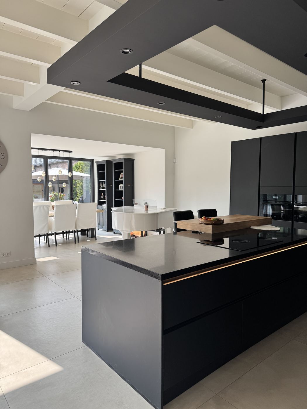 Woonkeuken: plafond, balken en wanden